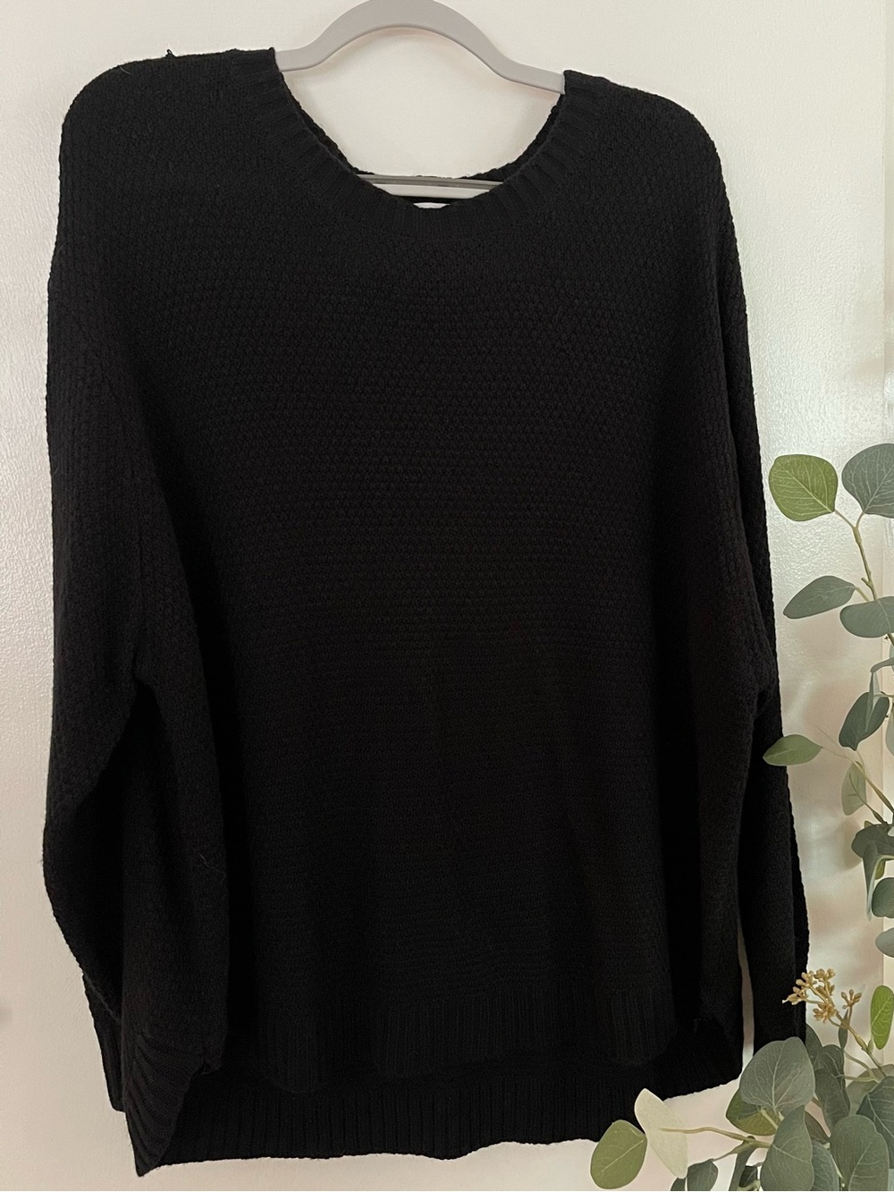 Zenana Outfitters Black Knit Crewneck Sweater